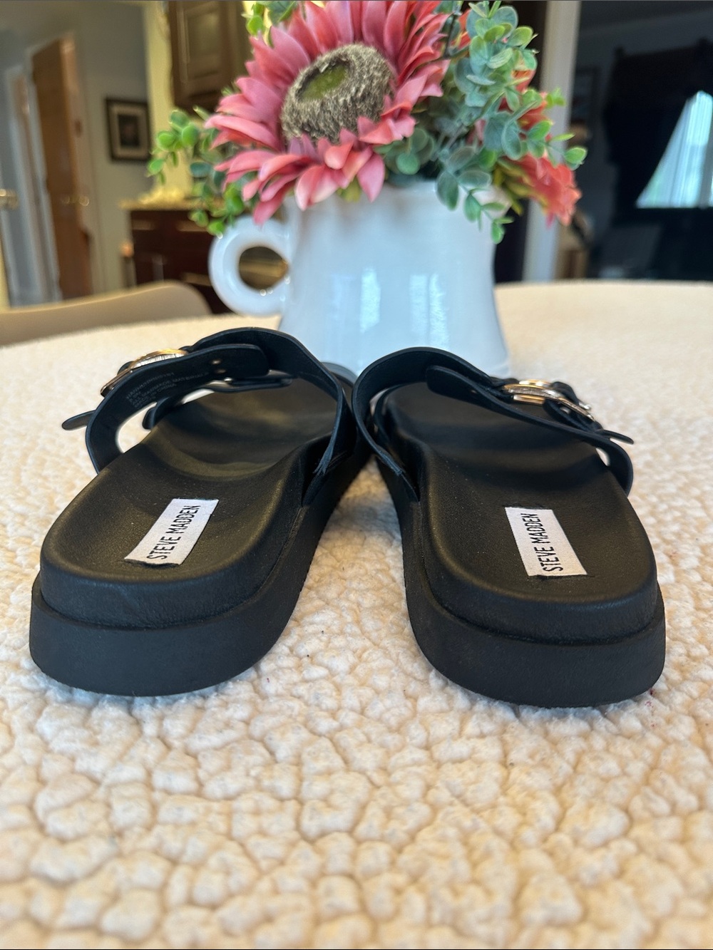 Steve Madden Black Slide Sandals with Gold Buckles Sz 8.5 - Picture 7 of 10